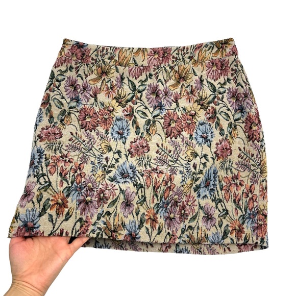 SOLD 🔴 Simons Icône Tapestry mini skirt size M floral multicoloured - Picture 8 of 8